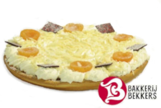 Limburgse Abrikozenvlaai met slagroom